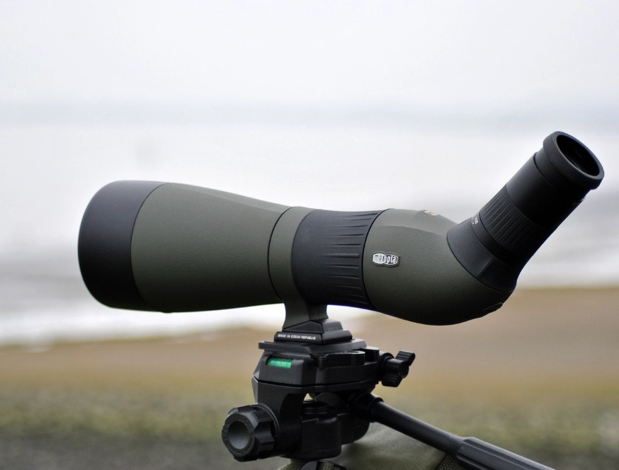 spotting scope for birding