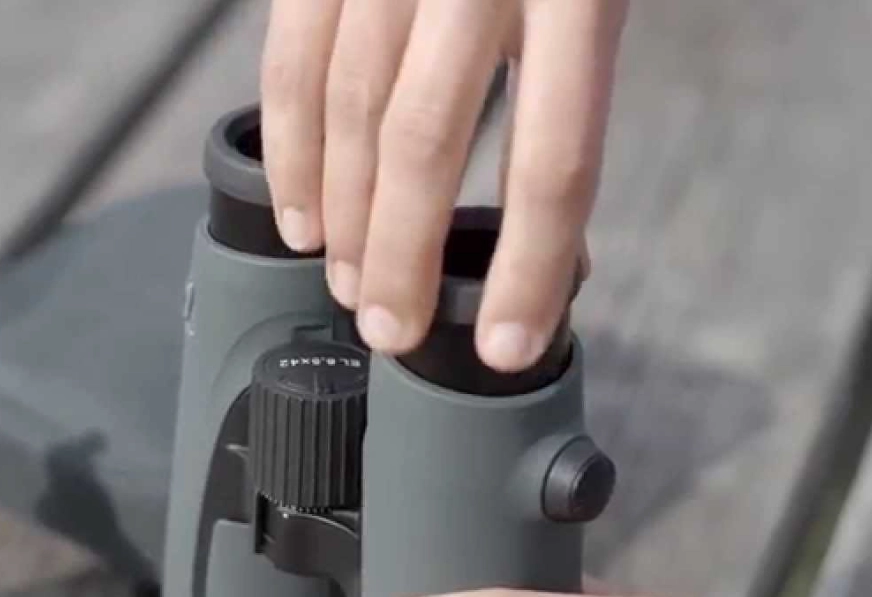 How to clean binoculars lenses fogged up